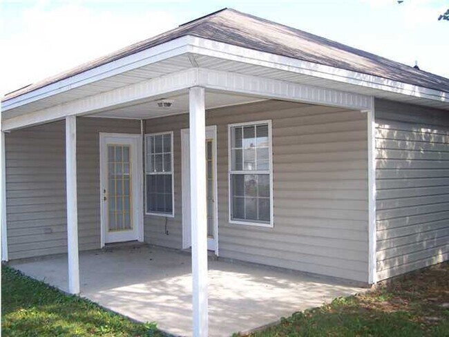Building Photo - 1106 Sweetbriar Station
