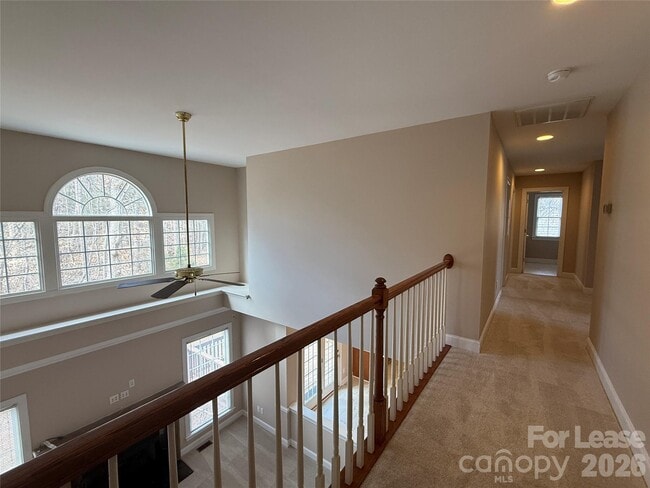 Building Photo - 3993 Lake Shore Rd S