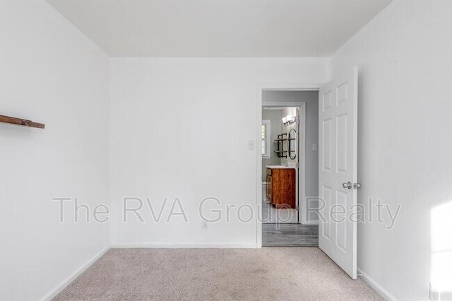 Building Photo - 15711 Gary Ave