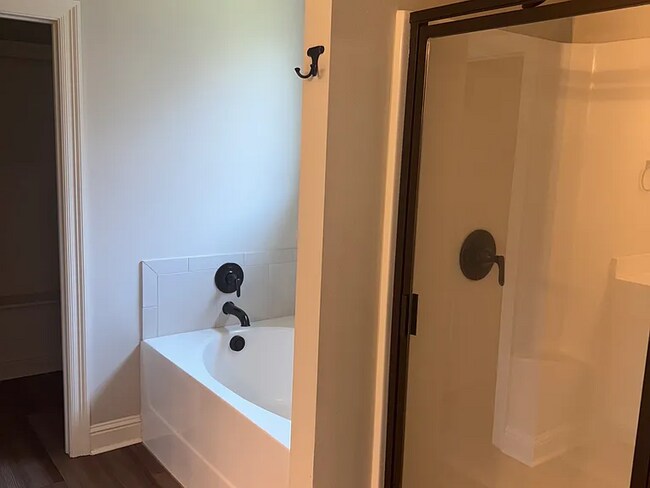 Building Photo - 1338 Shadow Bluff Dr