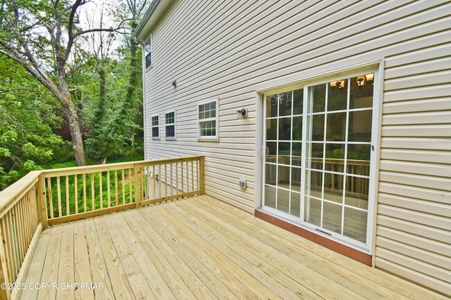 Building Photo - 557 Marco Way