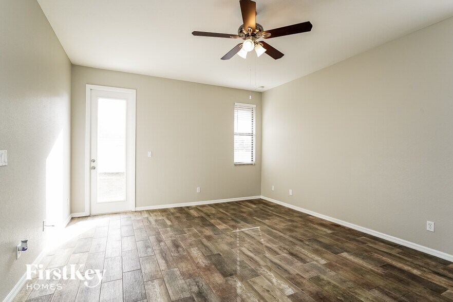 Building Photo - 1829 NW 23rd Ave