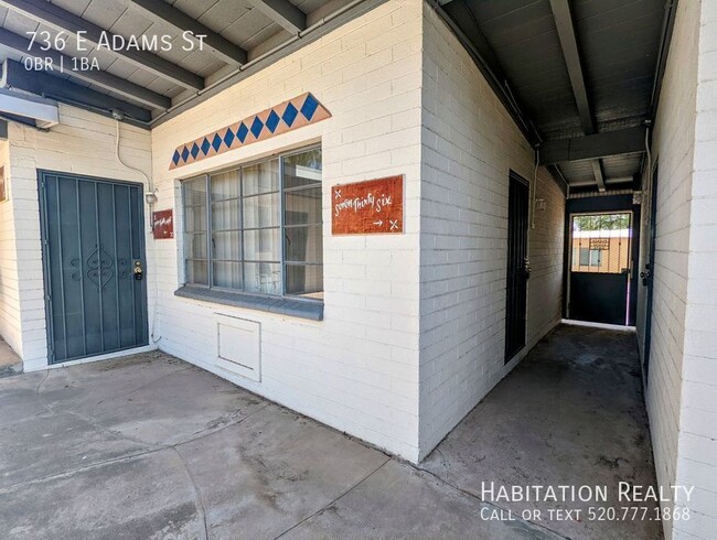 Building Photo - Pre-Lease!! Spacious Studio University Are...