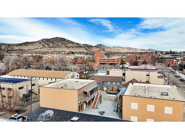 Building Photo - 2 Bed 2 Bath Condo In the Heart of Downtown Boulder!