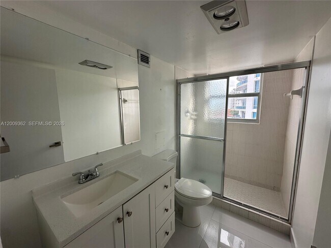 Building Photo - 6039 Collins Ave