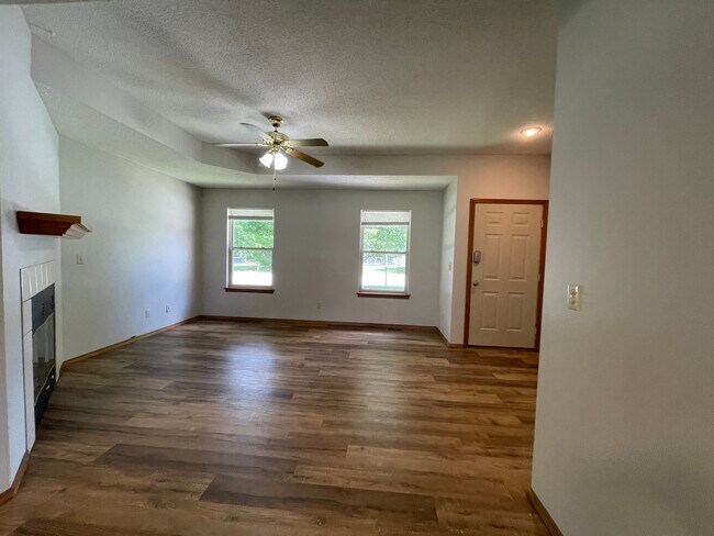 Building Photo - 302 Slim Wilson Blvd