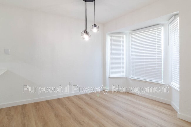 Building Photo - 8913 Bentree Country Way