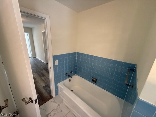 Building Photo - 22350 S Woodland Rd