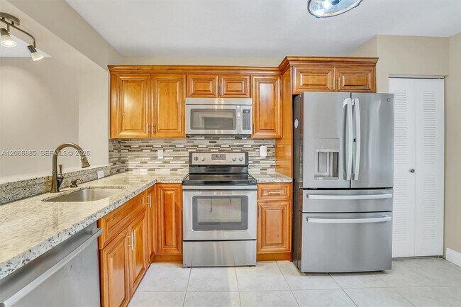 Building Photo - 9537 Weldon Cir