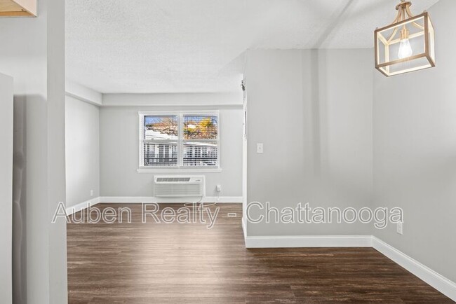 Building Photo - 5519 HIGHWAY 153 APT I
