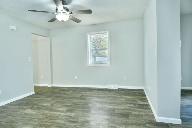 Building Photo - 226-228 W Park Ave