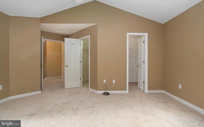 Building Photo - 8019 Moss Bank Dr