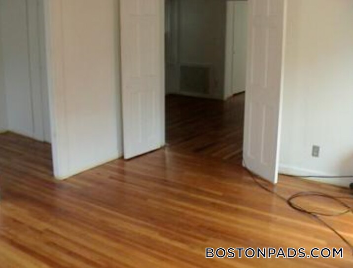 Building Photo - 13 Becket St