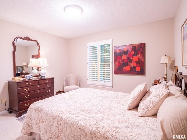 Building Photo - Well maintianed 2bedr 2bath Peoria Condo