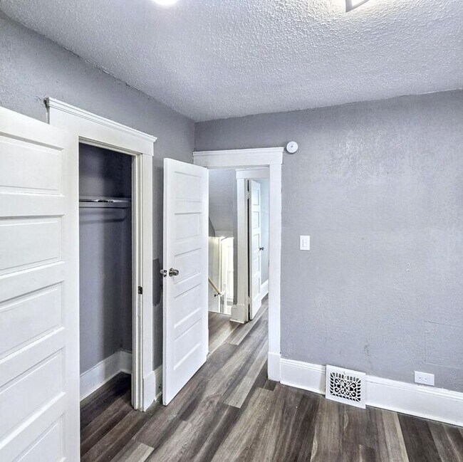 Building Photo - 3-Bedroom Home with Attic and Basement in ...