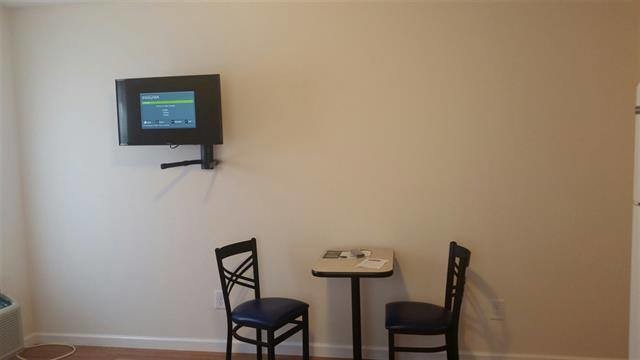 32-Inch Flat Screen TV - Charleston Squares Apartments