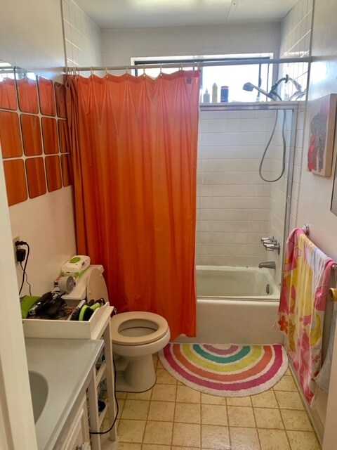 Bathroom - 2642 1/2 S Corning St