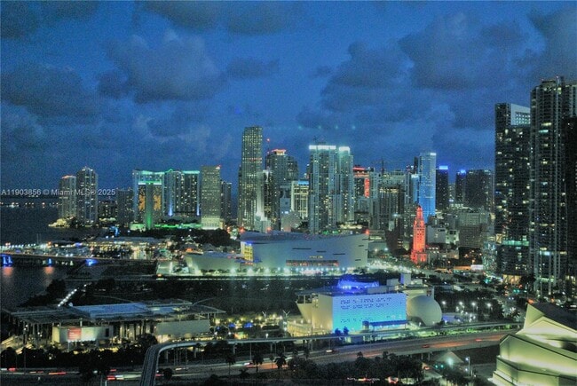 Building Photo - 1717 N Bayshore Dr