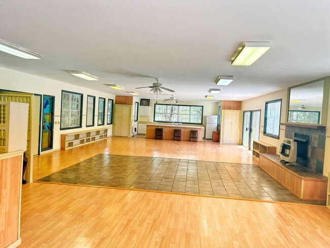 Building Photo - One Bedroom Studio