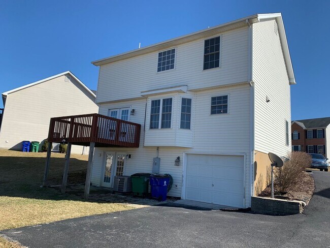 Building Photo - 165 Tula Cir