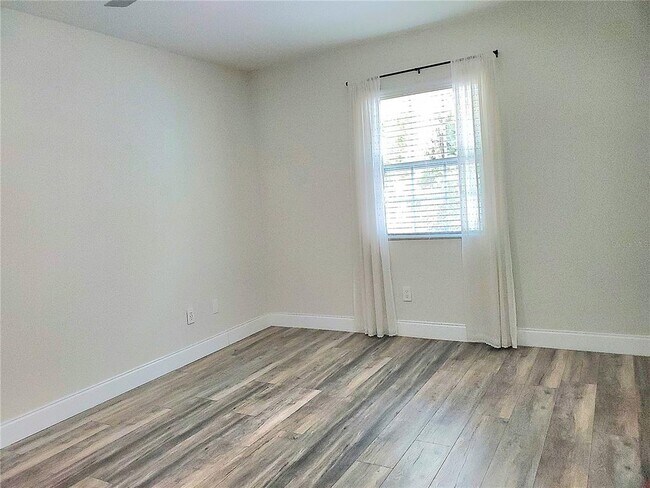 Building Photo - 6522 Hidden Beach Cir