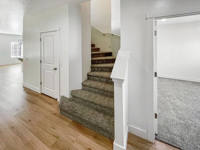 Building Photo - 3298 E Crimson Ridge Dr