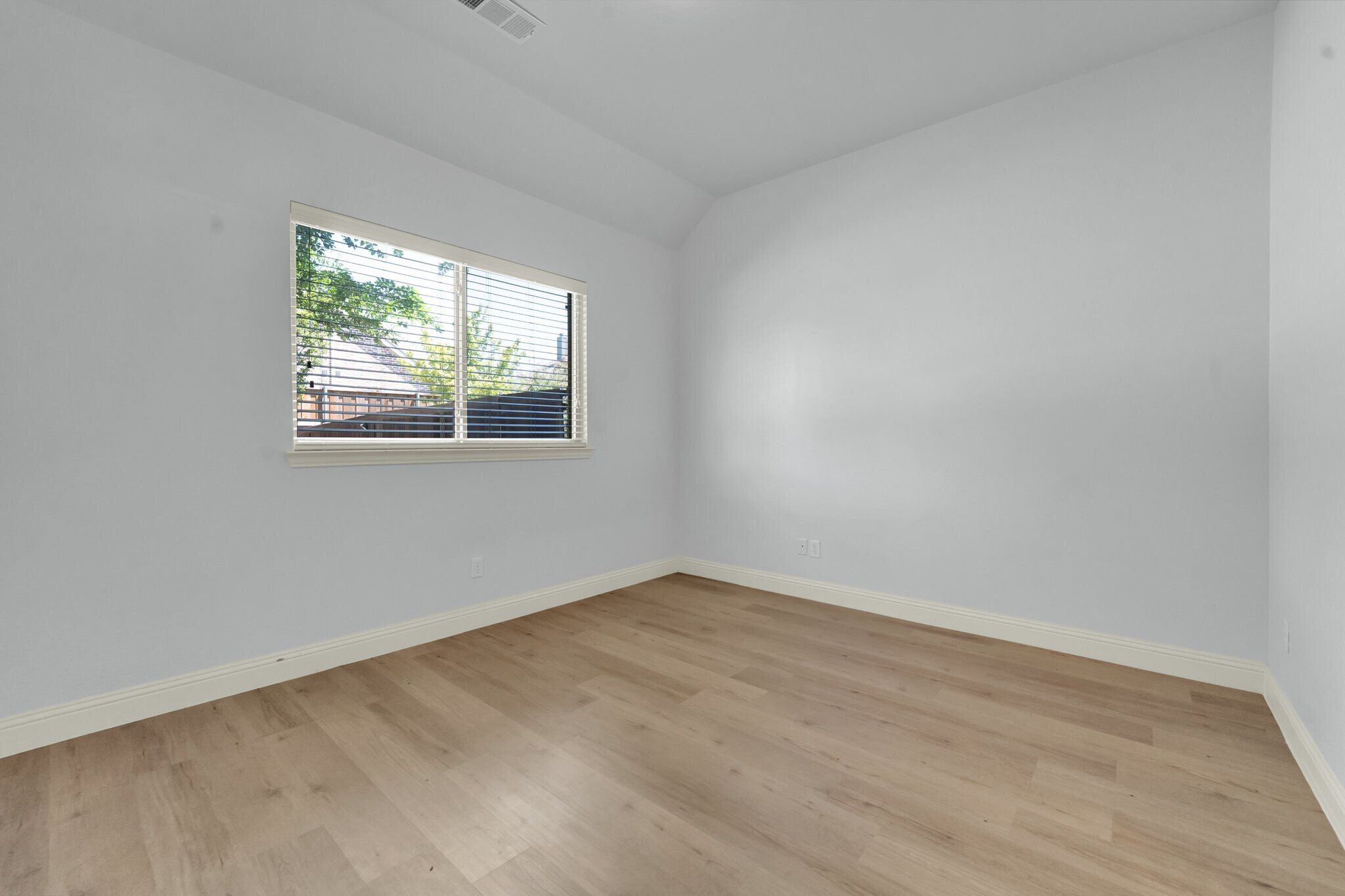 Building Photo - 444 Wildwood Dr