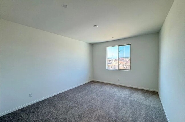 Building Photo - 17754 Pinot Noir Dr