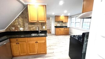 Building Photo - 131 Josephine Ave