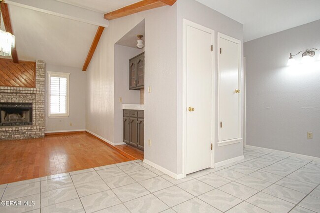 Building Photo - 1832 Dean Jones Dr