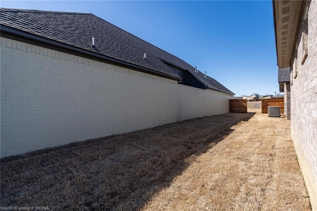Building Photo - 7627 Woodbine Ln