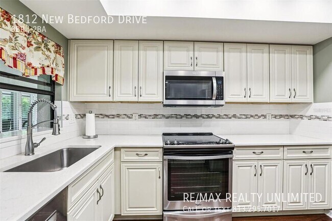 Building Photo - 1812 New Bedford Dr