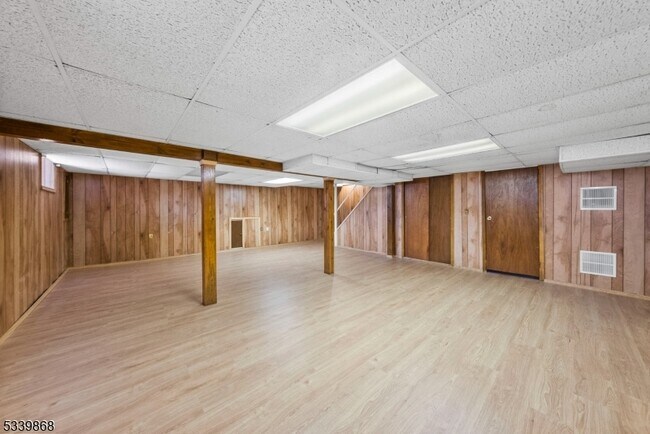 Building Photo - 231 Sutphin Ln