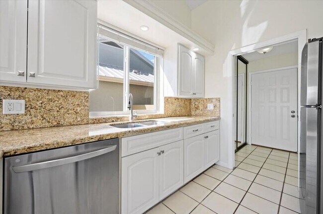 Building Photo - 180 Ridge Rd