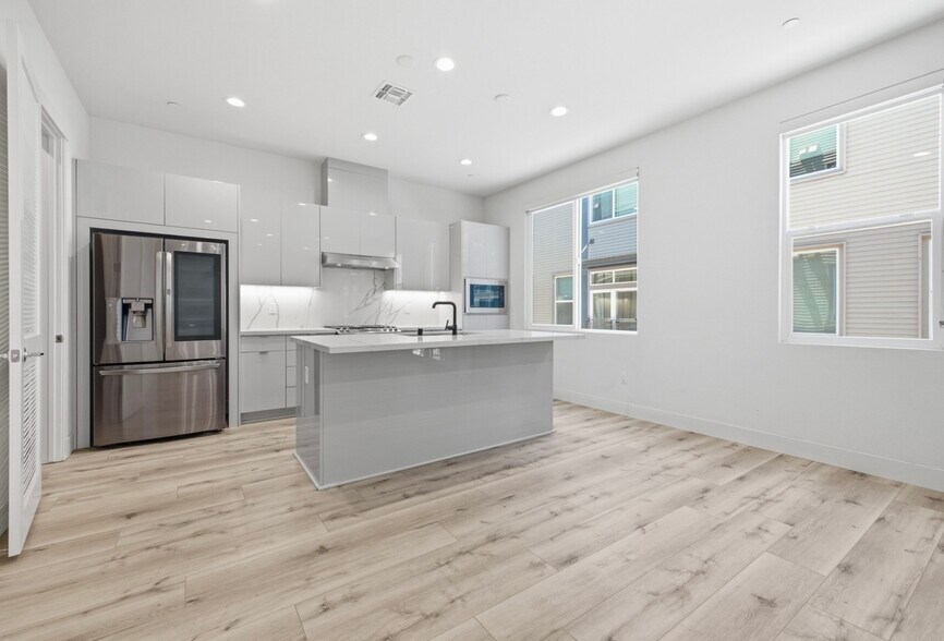 Building Photo - 262 Element Rd