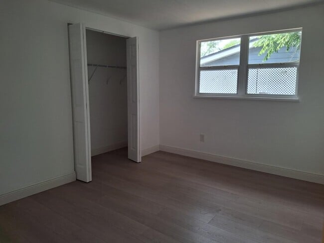 Building Photo - 103 Catalina Cir
