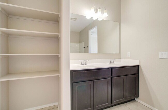 Building Photo - 42098 W Balsa Dr