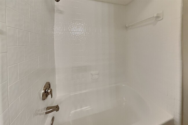 Building Photo - 7711 Thorncreek Way