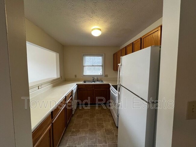 Building Photo - 1031 Ancestry Dr