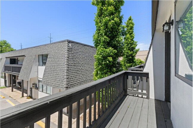 Building Photo - Madison Gardens