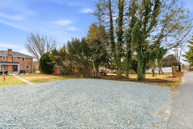 Building Photo - 707 Fairview Ave