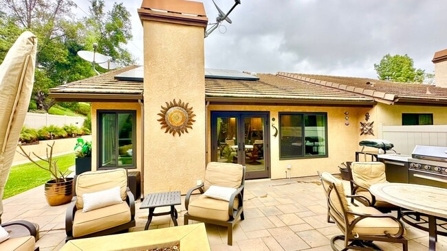 Building Photo - Beautifully Upgraded Single Story in the P...