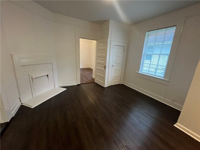 Building Photo - 3 Southern St