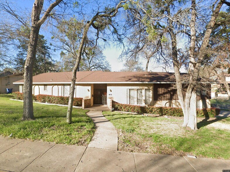 Primary Photo - 7321 Indian Ridge Trl