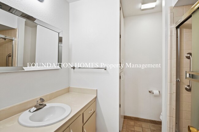 Building Photo - 158 Roundtree Blvd