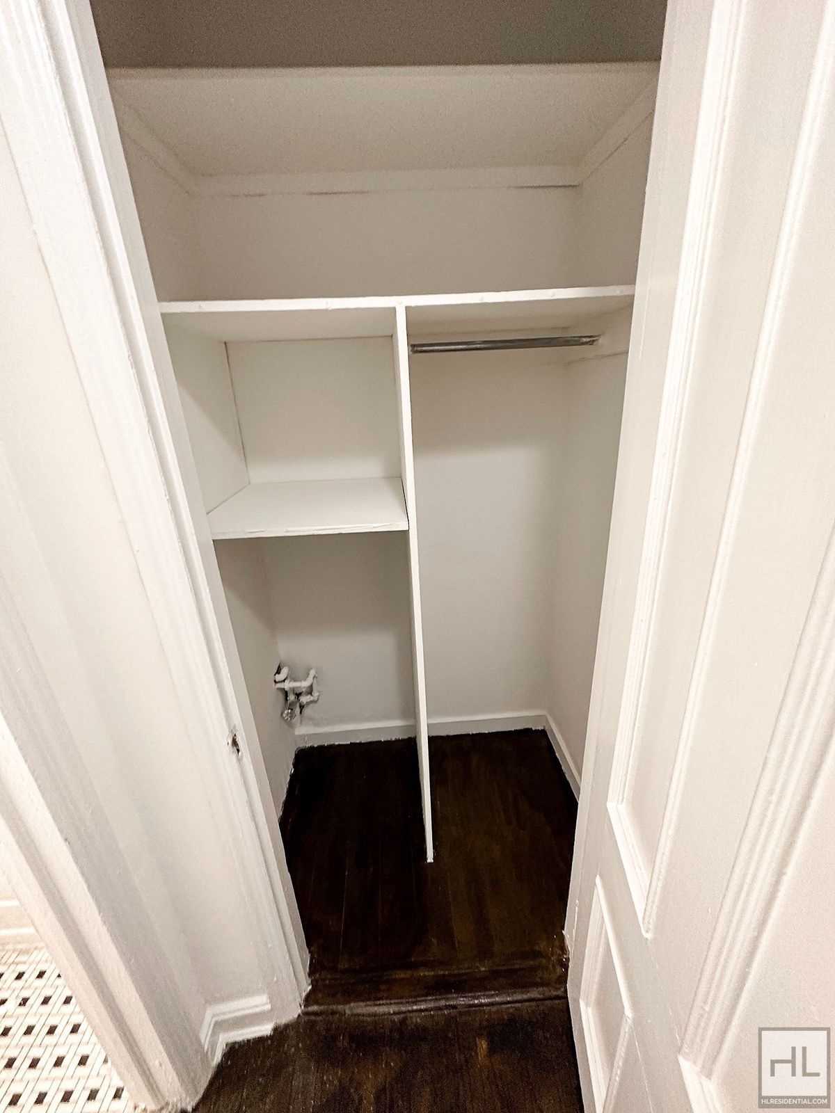 Building Photo - NO FEE Studio on Upper East Side! Won't St...