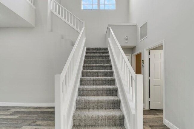 Building Photo - 3033 SE Brierwood Pl
