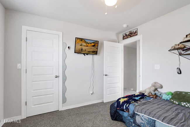 Building Photo - 6016 Hidden Clove Ct