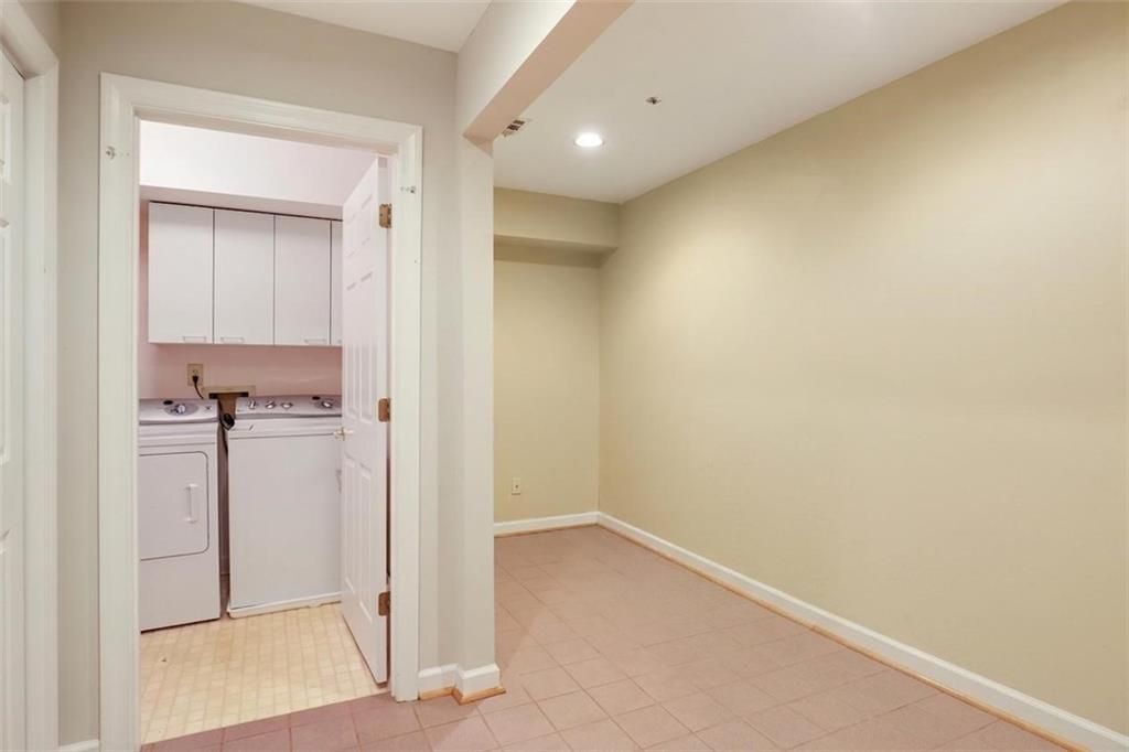 Building Photo - 1315 Stillwood Chase