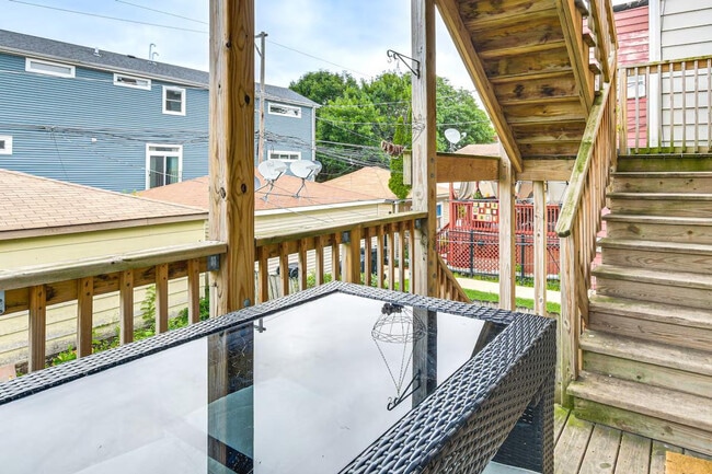 Building Photo - 3252 W Wabansia Ave